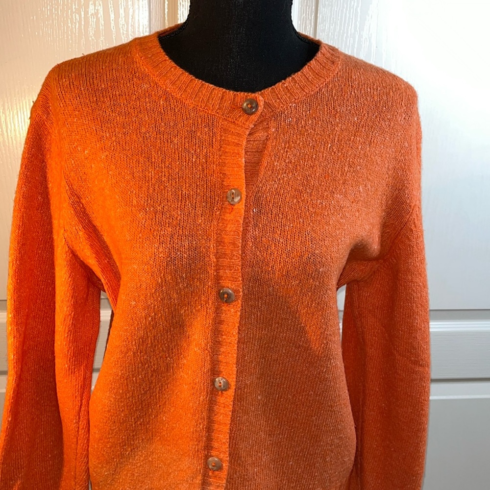Jessi Lee quality garments. Orange speckle. 50%, wool 20% acrylic 20% nylon.. L
